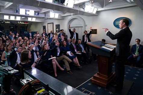 Full Volume White House Briefing Room Back To Crammed Again