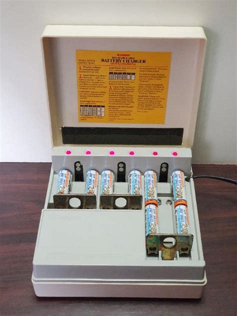 Eveready Battery Charger 8 X Aa Rechargeable Batteries Mobile Phones