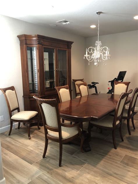 Estatesales.org is a leading website for advertising estate sales & hosting online estate auctions in the united states, with over 1,000,000 registered members and estate sales from over 4,000 estate sale companies and auctioneers. Stanley Furniture Dining Room - Corinthia Collection for ...