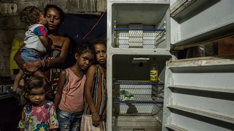 Venezuelans Ransack Stores As Hunger Grips The Nation The New York Times
