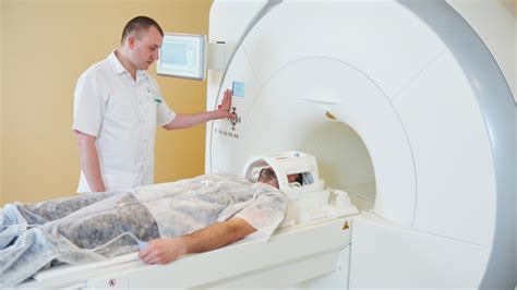 Rezonans magnetyczny (MRI): na czym polega? Wskazania i ...