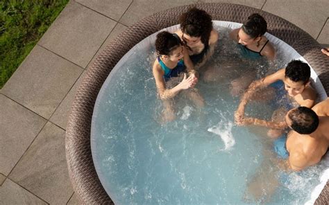 Top 5 Best Inflatable Hot Tubs 2022 Based On User Experience