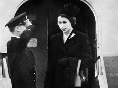 How The Queen Learned Her Father Had Died And That She Had Acceded To The Throne The Independent