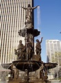 File:Cincinnati-fountain-square.jpg - Wikimedia Commons