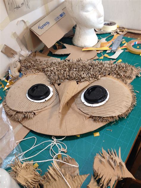 Finished Owl Mask Knutselen