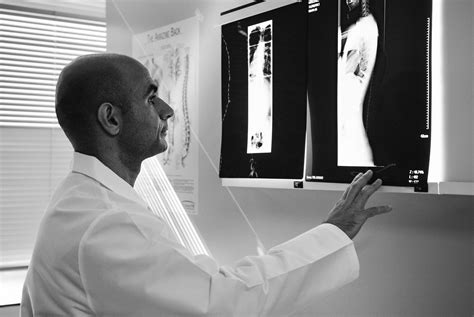 The Spine Surgeon Los Angeles Dr Melamed Specialized In Scoliosis And Minimally Invasive