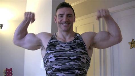 Bodybuilder Flexing And Posing Big Arms And Legs Youtube