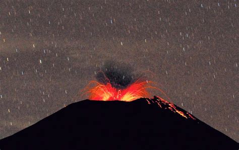 kumpulan foto gunung slamet meletus gambar foto terbaru