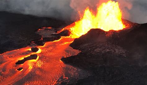 Lava Del Volcán Kilauea Seca El Lago Más Grande De Hawai