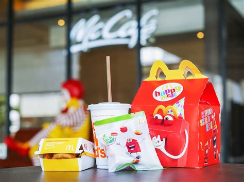 How Mcdonalds Happy Meal Has Changed Over Time Business Insider