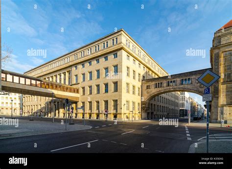 Complejo De Edificios Fotografías E Imágenes De Alta Resolución Alamy