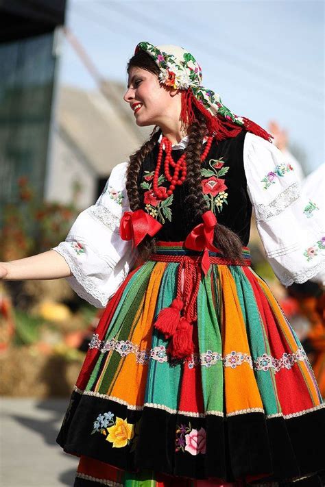 Polishcostumes Regional Costume From Łowicz Poland Source Polish Traditional Costume