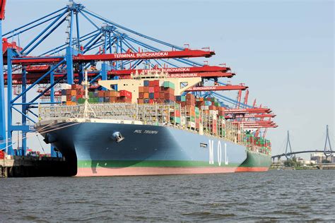 0367 Das Containerschiff Mol Triumph Liegt Im Hafen Hamburgs