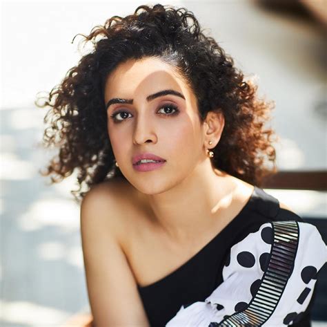 Sanya Malhotra Hot Pics Photos Bikini Images And Navel Cleavage