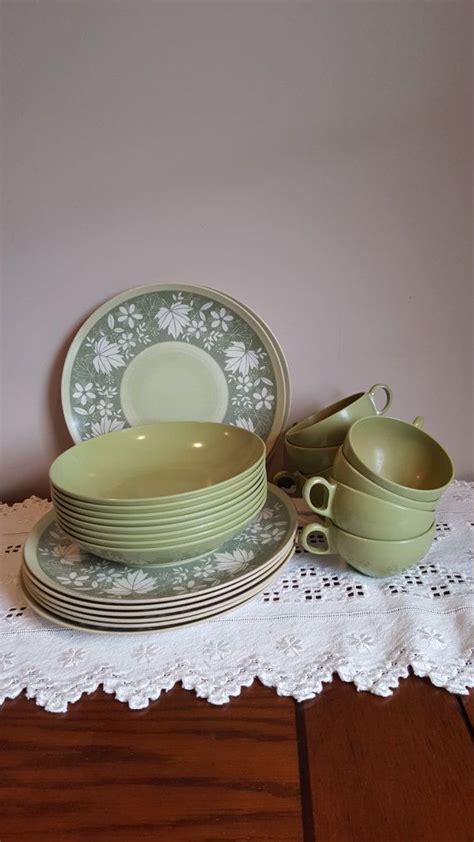 Vintage Melamine Dinnerware Oneida Plate Set Of 8 Green Floral Etsy