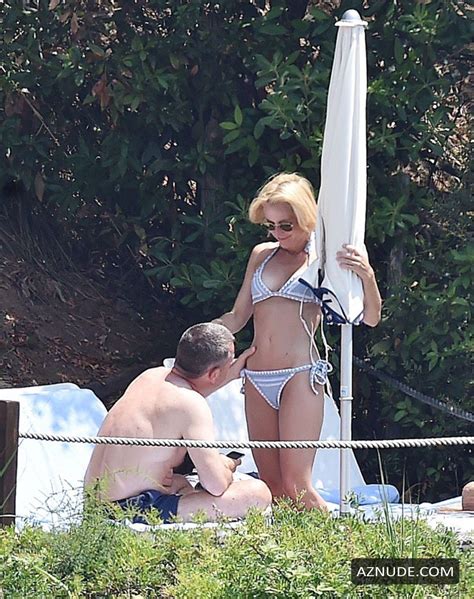 Gillian Anderson Sexy On Vacation In Portofino Aznude