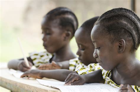 l éducation des jeunes filles africaines une priorité française