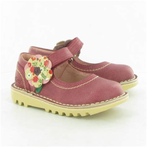Maybe you would like to learn more about one of these? gambar sepatu kickers wanita terbaru