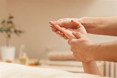 Massage Hands How To Massage Hands For Arthritis