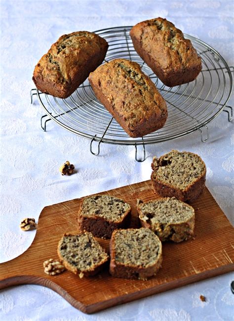 Use ripe bananas with this delicious, moist banana walnut cake with cream cheese frosting which brings me to my post today about my dad and banana walnut cake with cream cheese. Versatile Vegetarian Kitchen: Vegan Banana Walnut Cake ( Low Fat, Low Sugar)