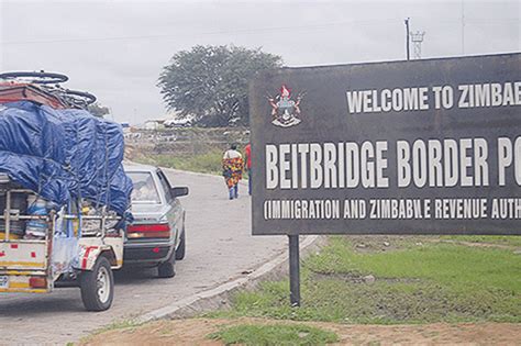 Holiday Rush More Than 20000 Immigrants Cross Into Zim From South