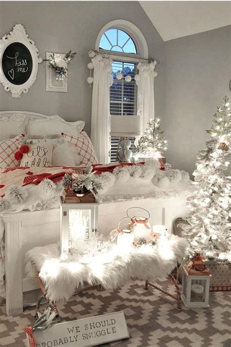 30 Cozy Christmas Bedroom Decoration Ideas New 2021 Page 4 Of 30