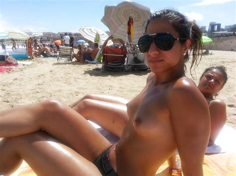 Muslim Arab Girl Topless At The Beach Adult Photos