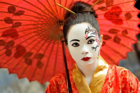 Filewoman Wearing Dramatic Japanese Style Make Up Wikimedia Commons