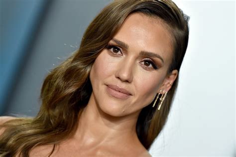 Jessica Alba 'Can't Say Enough Great Things' About 1 Controversial Director