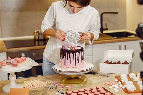 Learn Cake Making & Decorating With Cakeflix | LBB, Mumbai