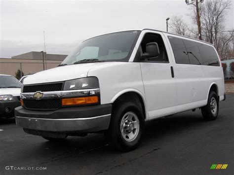 2007 Summit White Chevrolet Express Ls 3500 Passenger Van 3426005