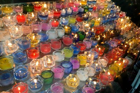 A importância das velas e os significados na Umbanda Veja