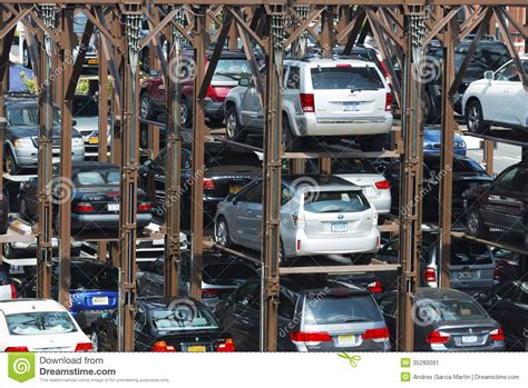 Find free street parking (time limitations may apply) to save money on parking. Manhattan Parking Garages | NeilTortorella.com