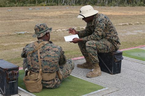 Range Coaches Marines Who Mentor With A Rifle Okinawa Marines News