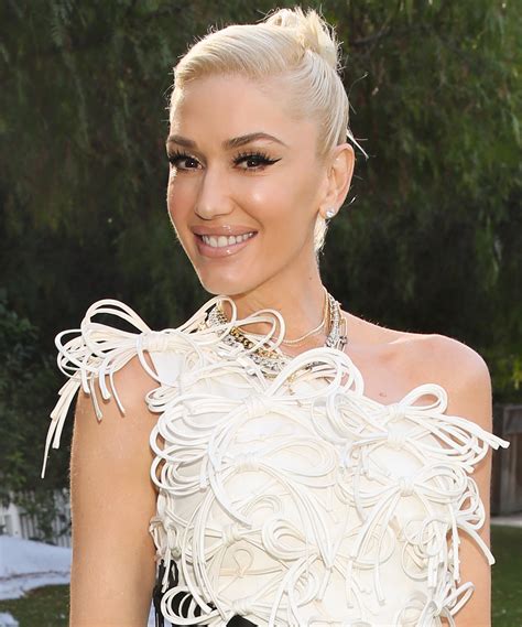 Gwen Stefani Just Brought Back Her 90s Dip Dyed Hair