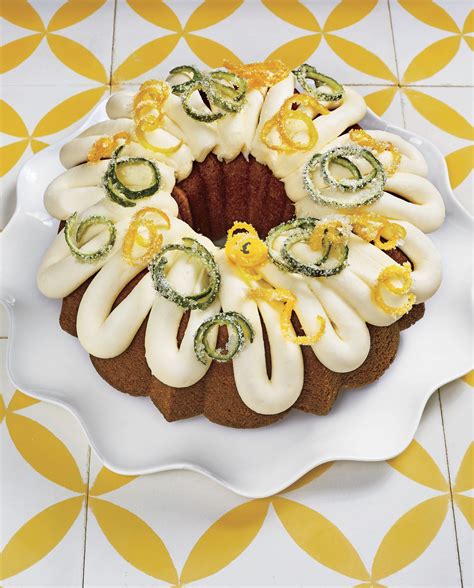 Use these easy bundt cake decorating ideas to make beautiful bundt cakes, perfect for all holidays and parties. Christmas Bundt Cake Decorating Ideas : White Chocolate ...