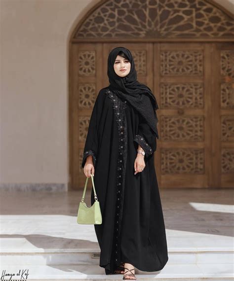 Latest Dubai Style Black Abayas Zahrah Rose Black Abaya Designs