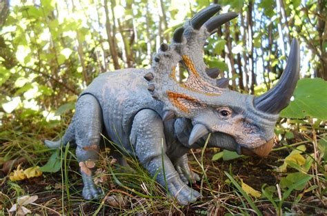 Jurassic Newsworld Termékbemutató Sound Strike Sinoceratops