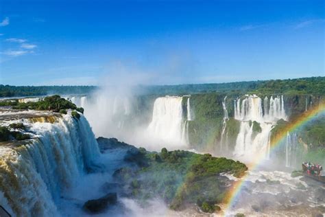 Y ûasú água grande) ficam localizadas na fronteira com brasil e argentina a poucos quilômetros do paraguai, as cataratas do iguaçu é sem dúvida uma das vistas mais deslumbrantes que se pode fazer. A história das Cataratas e de Foz do Iguaçu