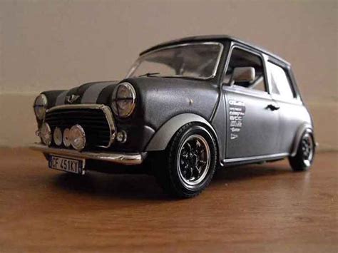 Miniature Austin Mini Cooper 118 Burago Cooper 1969 Preparation Course
