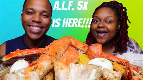 Lowcountry, chicago's favorite seafood boil destination, shares their foolproof recipe! GIANT SPICY KING CRAB LEGS + LOBSTER TAILS SEAFOOD BOIL ...