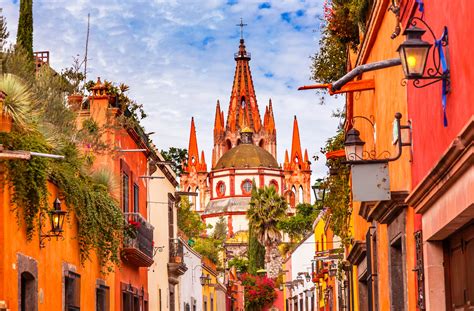 Mexico is organized as a federation comprising 31 states and mexico city, its capital and largest metropolis. Design Lover's Guide to San Miguel de Allende, Mexico | Architectural Digest