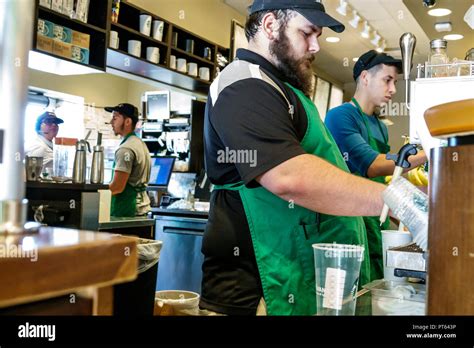 Starbucks barista united states hi-res stock photography and images - Alamy