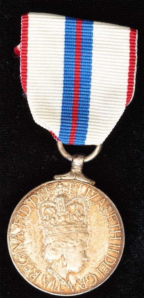 Queen Elizabeth Ii Silver Jubilee Medal
