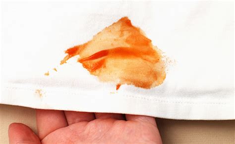 how to remove ketchup stains from clothes ketchup stains on bedsheet or shirt चादर या फिर