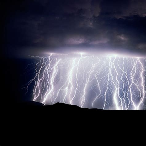 The Beauty Of Lightning Photography A Bolt From The Blue Noupe