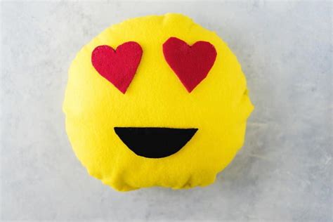 Diy Emoji Pillow Emoji Pillows Emoji Pillows Diy Pillow Crafts