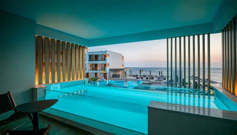 Dazzling Blue Luxury Room With Plunge Pool In Crete Akasha