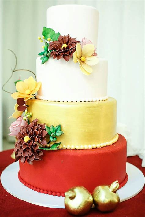33 Simple Romantic Wedding Cakes Wedding Cakes Fall Wedding Cakes