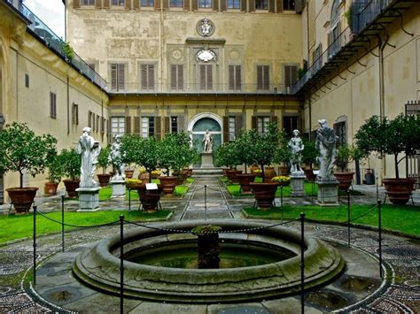 Courtyard And Garden Of The Palazzo Medici Riccardi Michelozzo 1445 1459